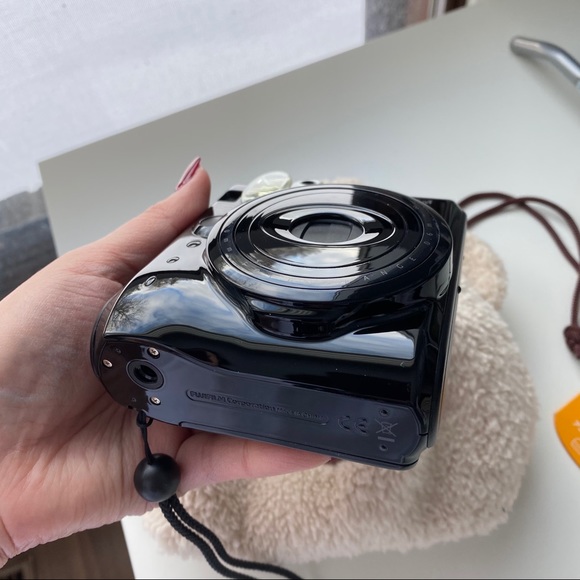 COPY - Fujifilm instax mini instant camera, film and case - Picture 4 of 12